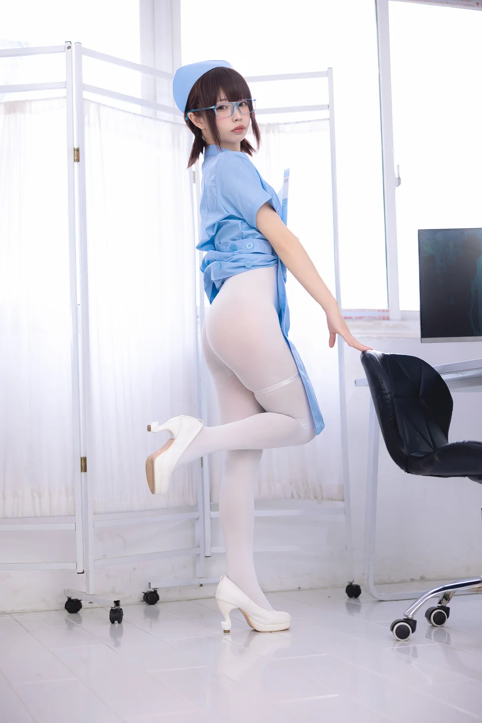 十万珍吱伏特 - 护理实习生 [155P,1V-1.38GB] tg@simisebaisi 【丝足阁】103.webp